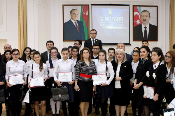 Hüquq olimpiadasının qalibləri mükafatlandırılıb